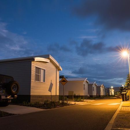 Nrma Stockton Beach Holiday Park Hotel ห้อง รูปภาพ