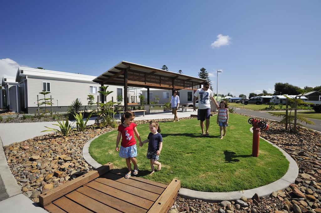 Nrma Stockton Beach Holiday Park Hotel ภายนอก รูปภาพ