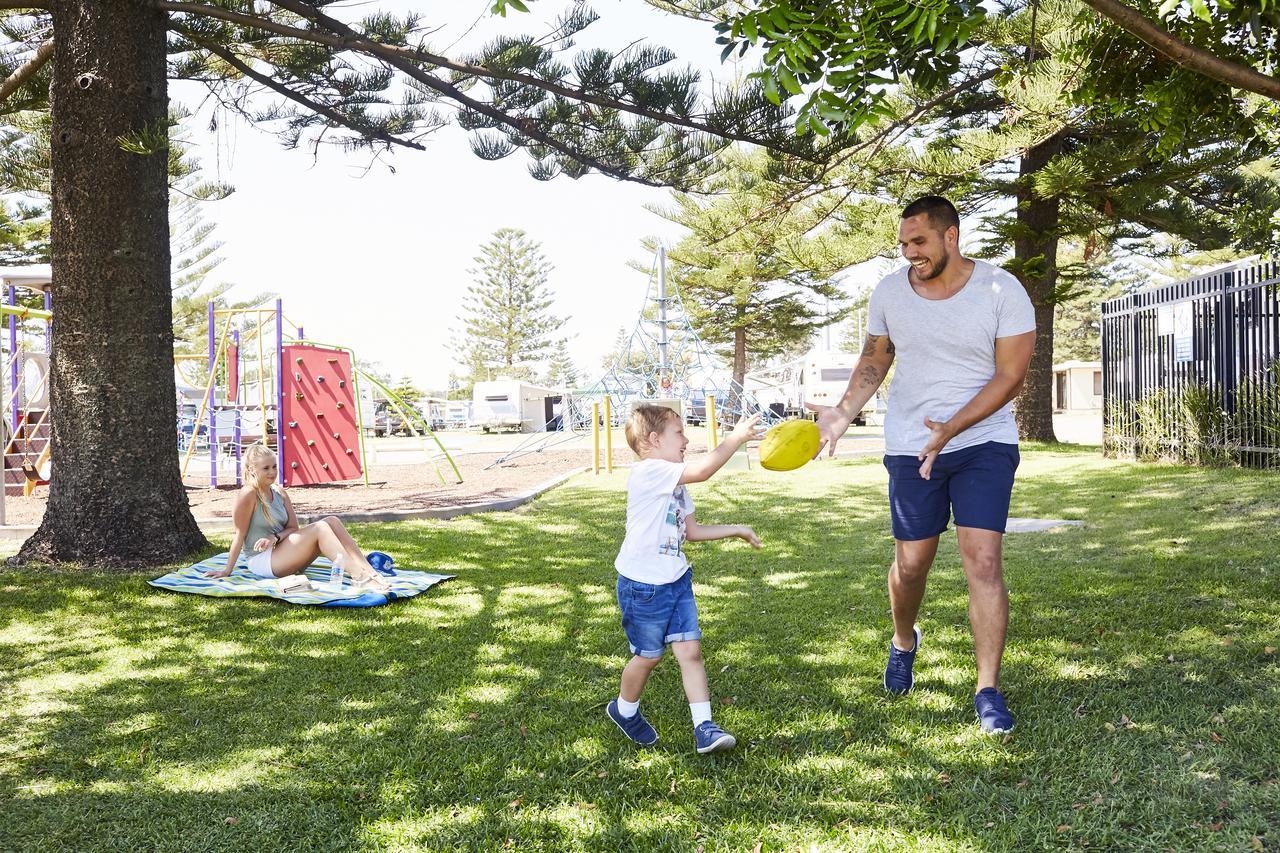 Nrma Stockton Beach Holiday Park Hotel ภายนอก รูปภาพ